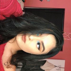 Meet your Posher, Lina